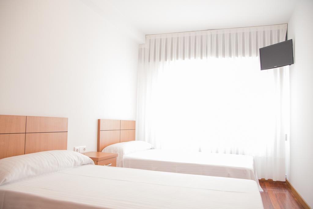 O Tobo Do Lobo Hotell Melide Exteriör bild