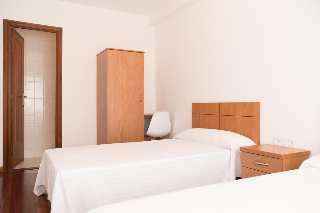 O Tobo Do Lobo Hotell Melide Exteriör bild