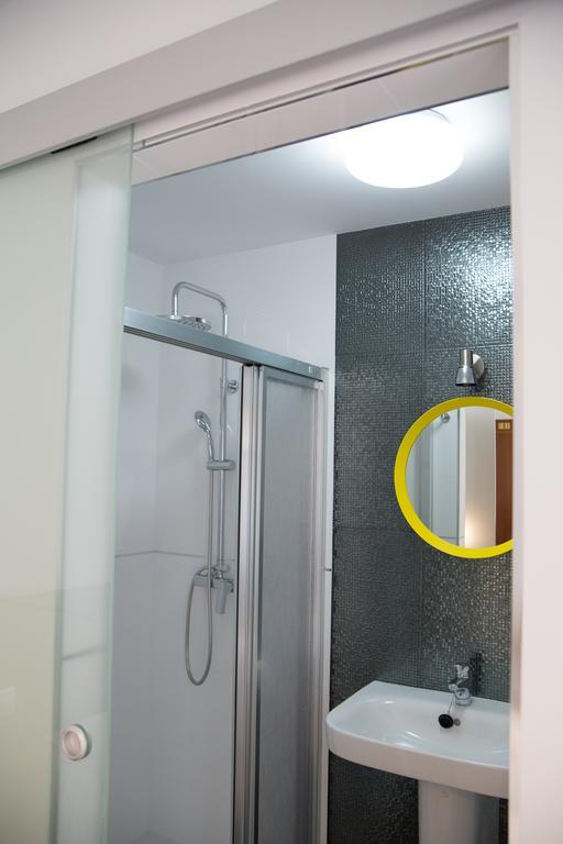 O Tobo Do Lobo Hotell Melide Exteriör bild