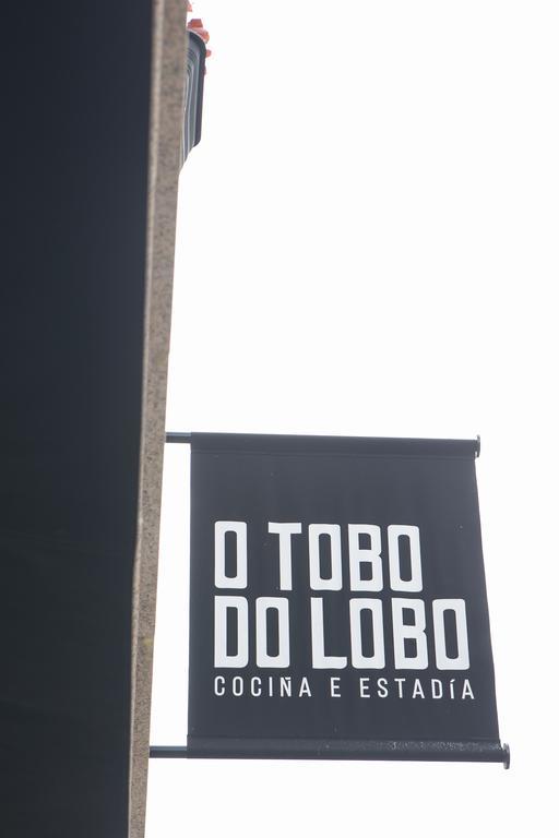 O Tobo Do Lobo Hotell Melide Exteriör bild