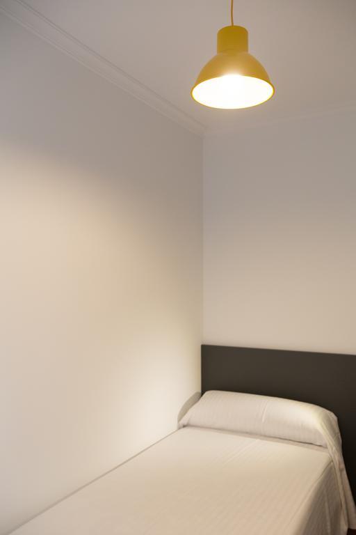 O Tobo Do Lobo Hotell Melide Exteriör bild