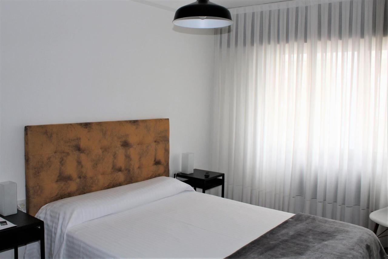 O Tobo Do Lobo Hotell Melide Exteriör bild
